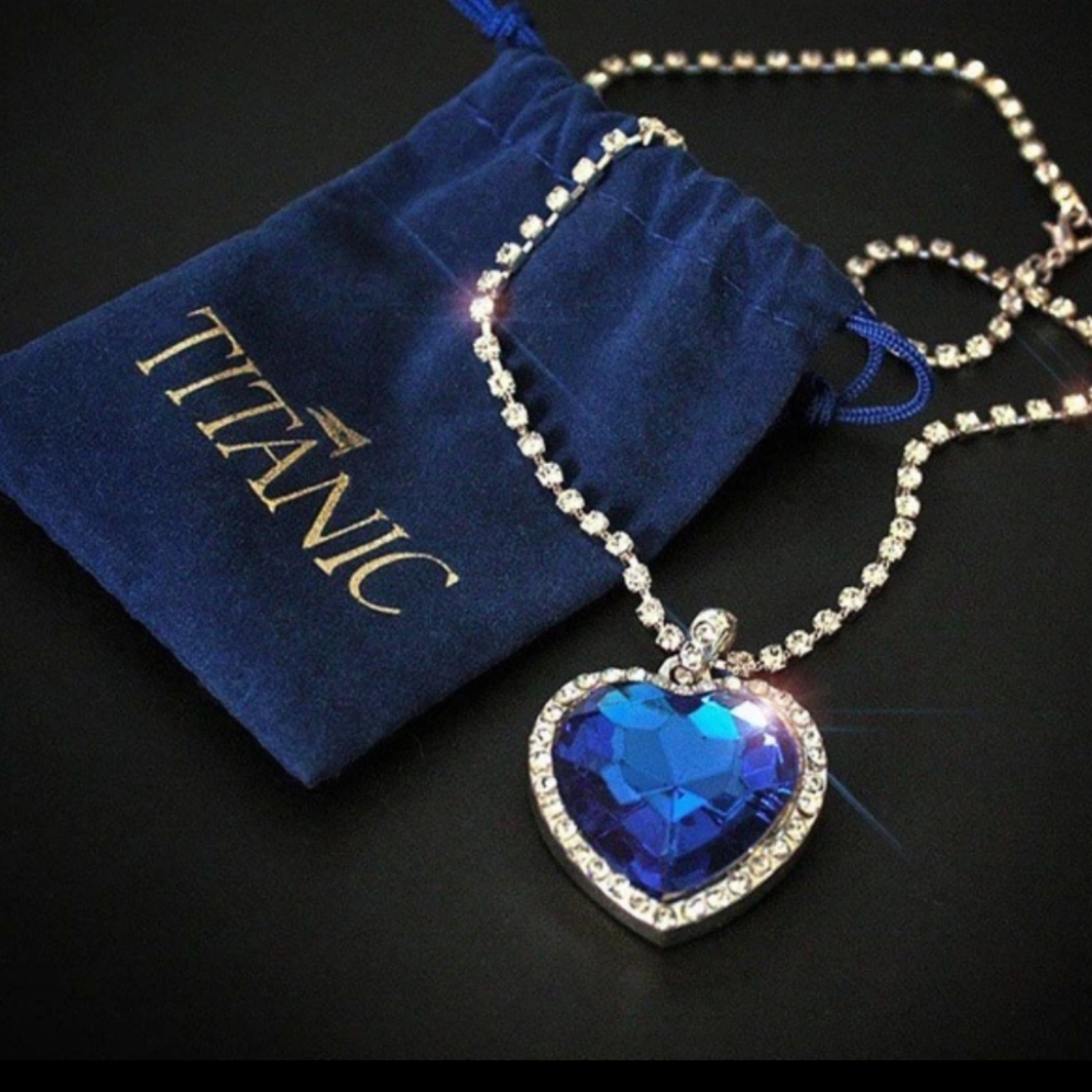 COPY - COPY - Titanic heart necklace